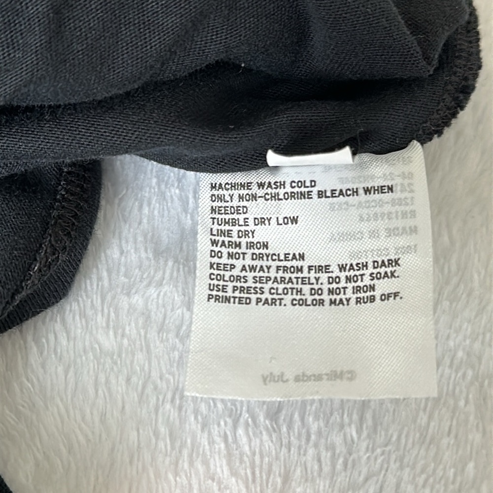 *NWOT* Uniqlo x Miranda July Graphic Short Sleeve Tee - Picture 14 of 14